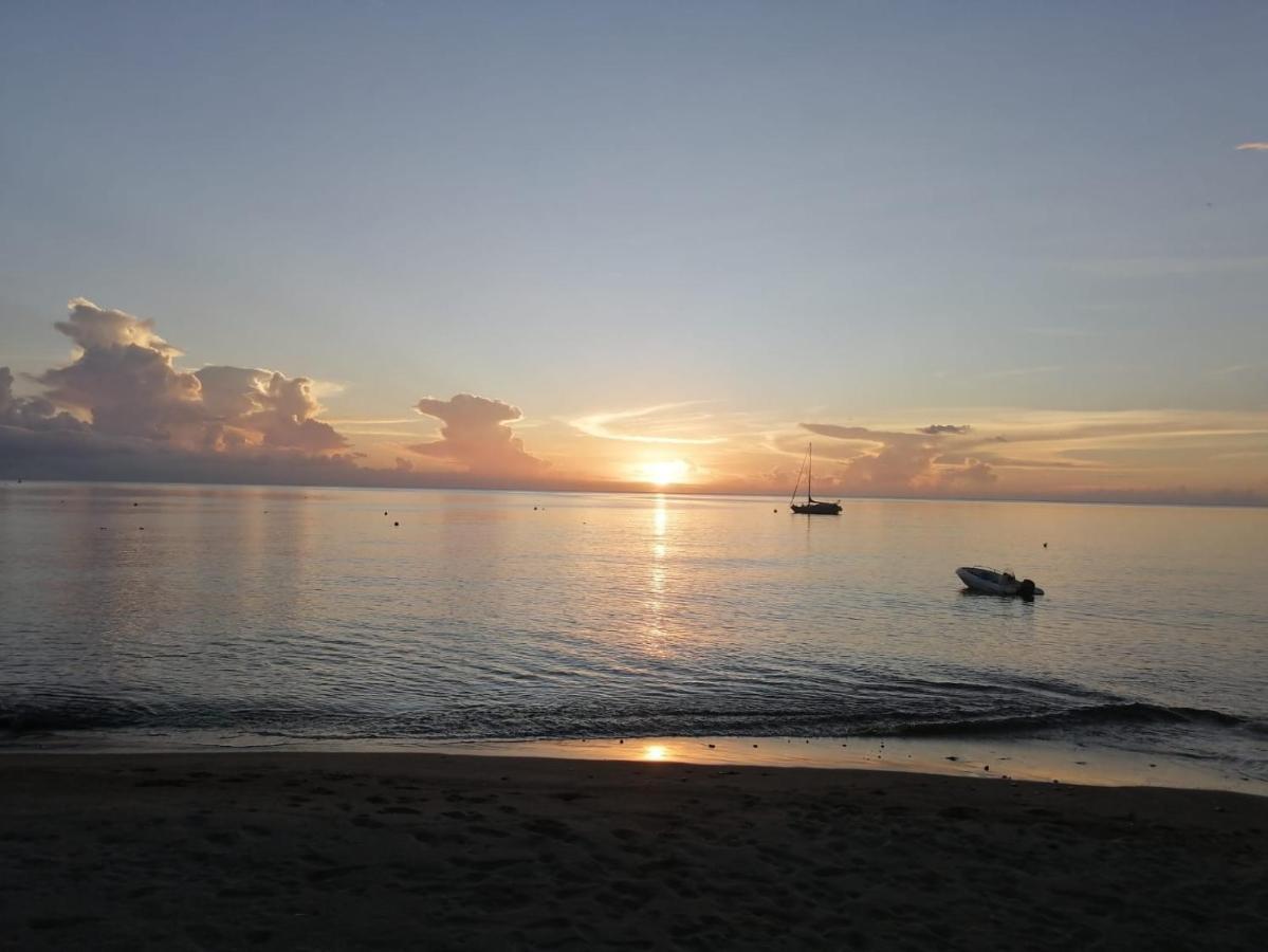 Les Penates - Appt Vue Mer Proche Plage Saint-Pierre Esterno foto